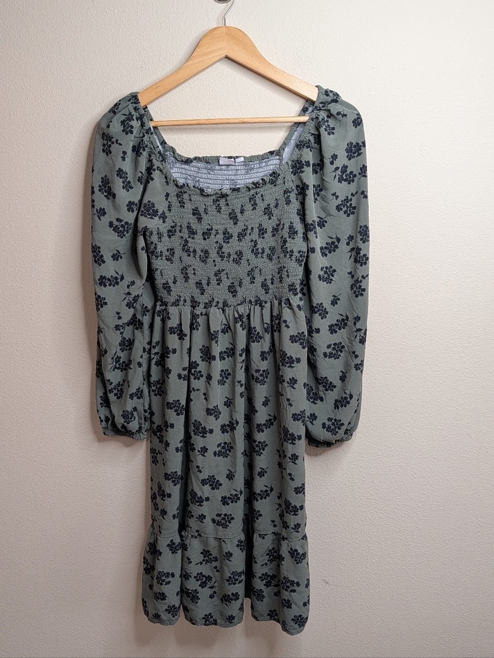 Gap Smocked Bodice Midi Dress | Size L | Sage‎ Green Floral